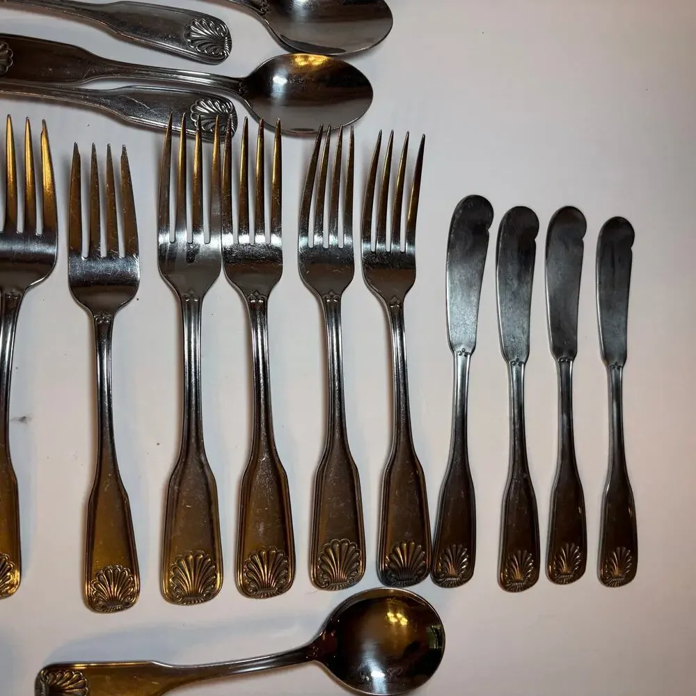 World Tableware COQUILLE Stainless 24 Pc WT Shell Taiwan Flatware Set
